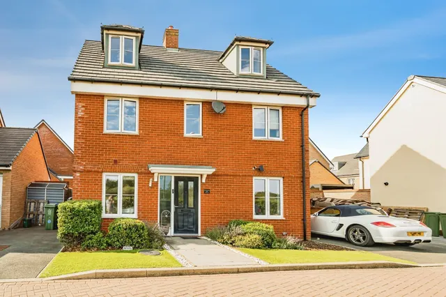 Sierra Drive, Berryfields, HP18, photo 1