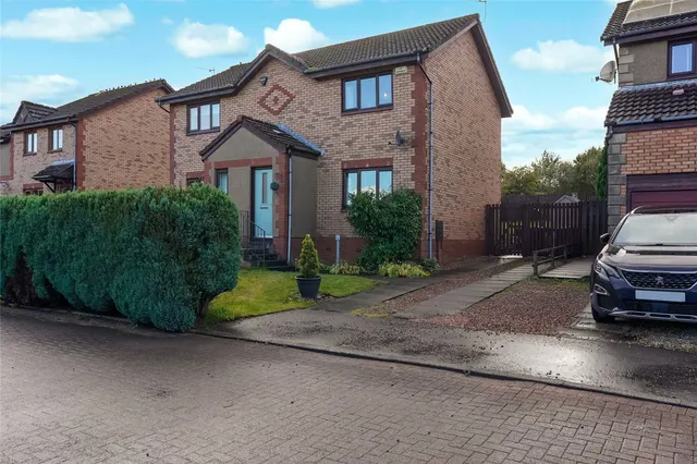 Barony Place, Cumbernauld, G68, photo 1