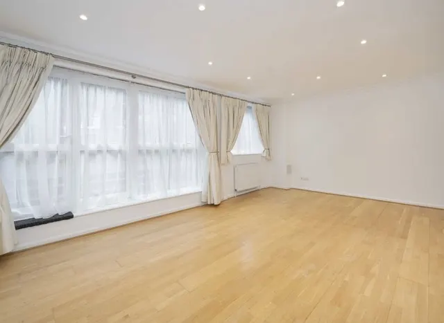 5 bedroom house — Loudoun Road, St. John's Wood, NW8