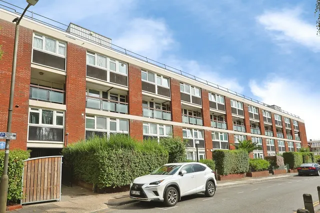 Searles Close, Battersea, London, SW11, photo 1