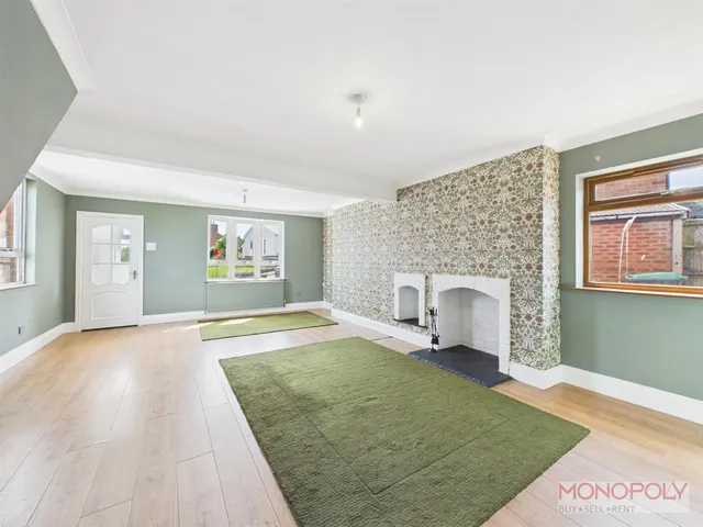 Johnson Street, Ponciau, LL14, photo 3