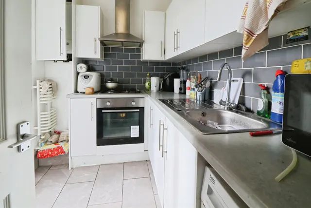Cowbridge Road West Cardiff, CF5, photo 3
