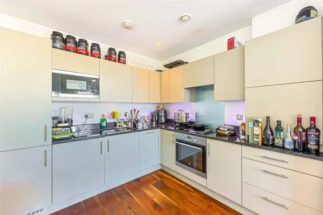 Heath Parade, Colindale, NW9, photo 3