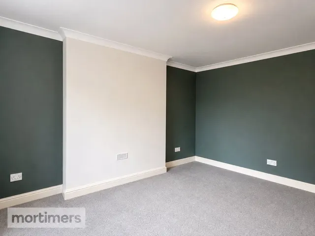 Whalley Road, Accrington, BB5, photo 3