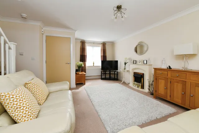 Photo 2 — Havengore Close, Great Wakering, Southend-on-Sea, Essex, SS3