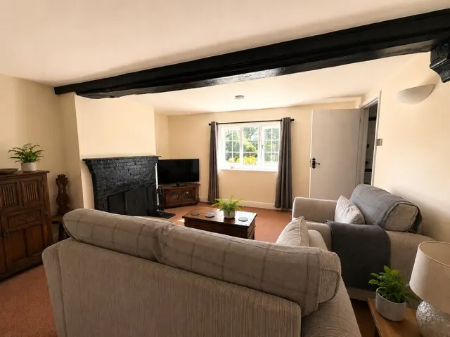 Three Crown Cottages, Whaddon, SP5, photo 2