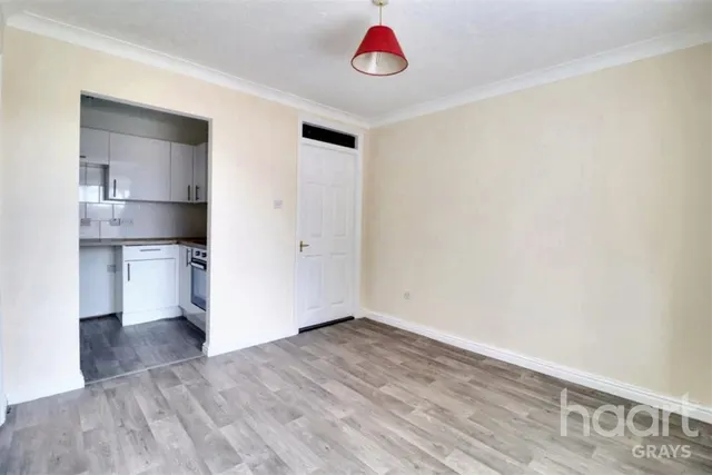 Chalk Court, RM17, photo 2