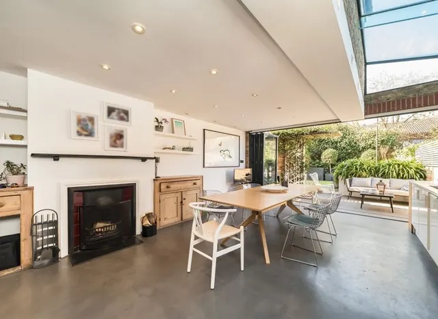 Photo 2 — Tasman Road, Clapham North, SW9