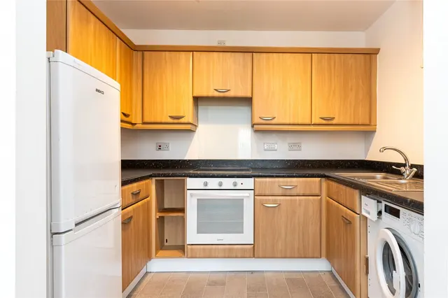 Wilton Court, Stoke-on-Trent, ST1, photo 2
