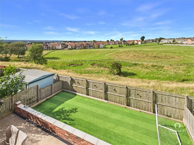 Photo 2 — Appletreewick Close, Hetton-le-Hole, Tyne and Wear, DH5