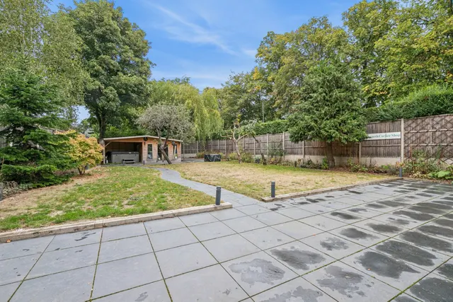 Baldock Road, SG6, photo 3