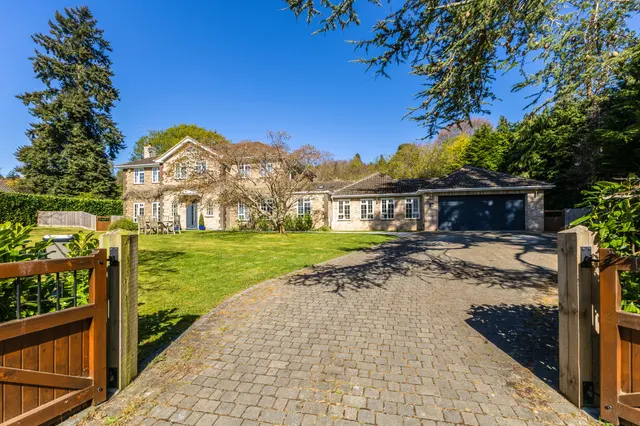 Stoatley Rise, Haslemere, GU27, photo 1