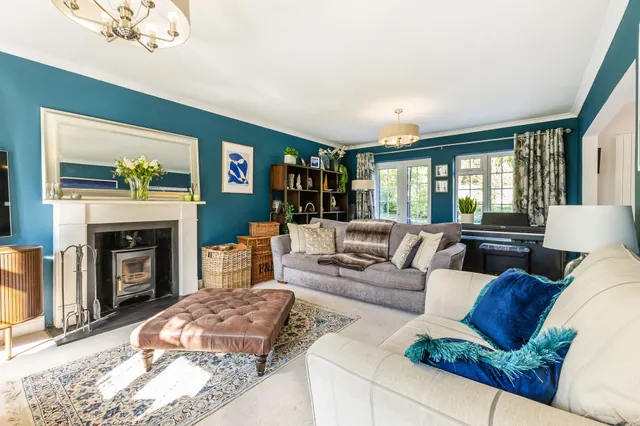 Stoatley Rise, Haslemere, GU27, photo 2