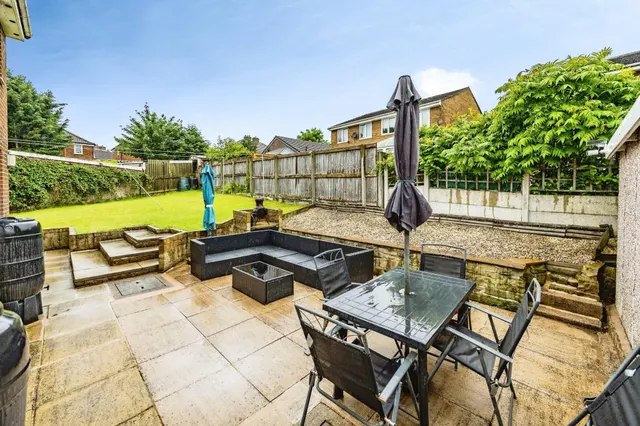 Foxcroft Drive, Brighouse, HD6, photo 2