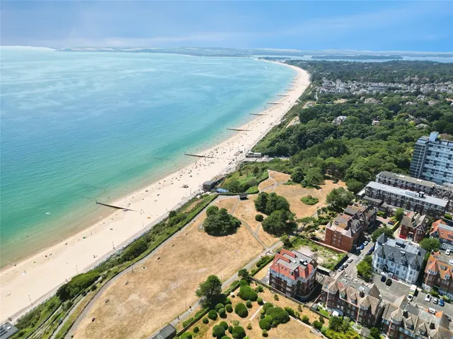 West Cliff Gardens, Bournemouth, BH2, photo 2