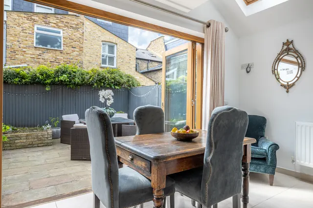 Photo 3 — Bramford Road, Wandsworth, London, SW18