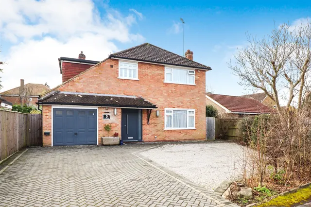 The Bourne, Fleet, GU52, photo 1