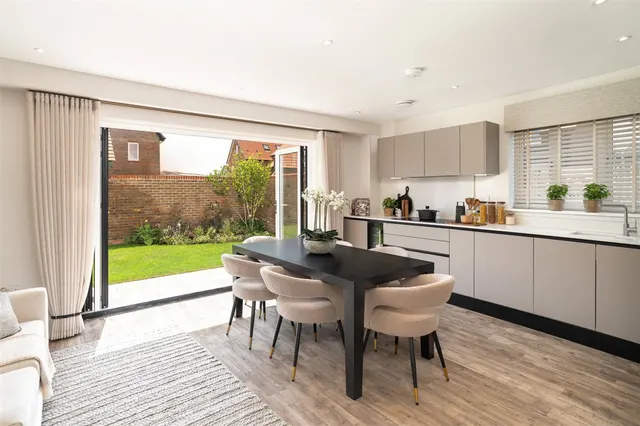 Angmering, BN16, photo 2
