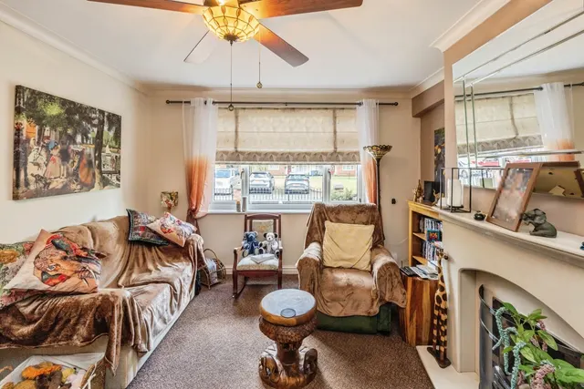 Delves Avenue, Warrington, WA5, photo 3
