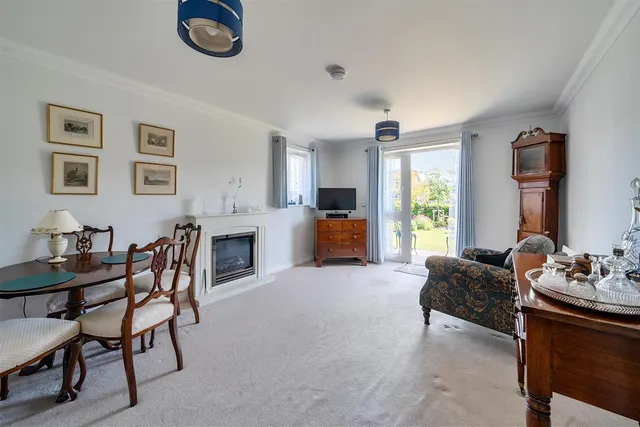 Crookham Road, Fleet, GU51, photo 3