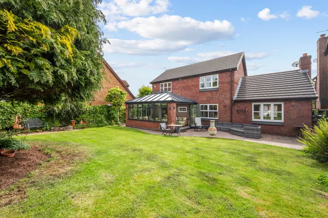 Photo 3 — Stonecross Drive, Rainhill, Prescot, Prescot, L35 6DD