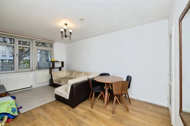 Dickens Estate, London, SE16, photo 3