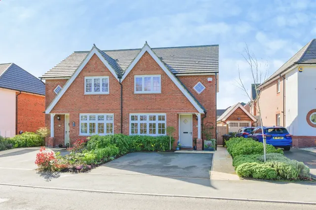 Rangemoor Crescent, Amington, B77, photo 1