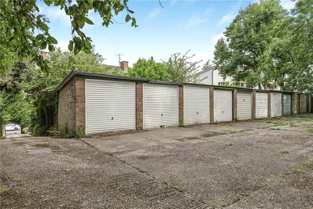 Photo 2 — Thornhill Court, Crescent Road, Crouch End, London, N8