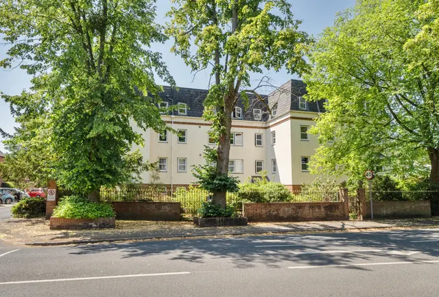 Moorend Park Road, Cheltenham, GL53 0LA, photo 1