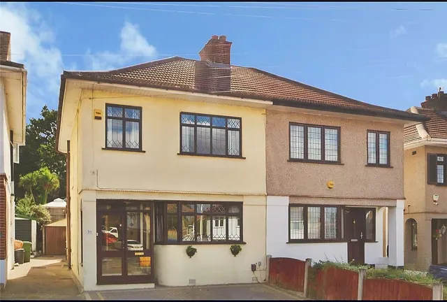 Kingshill Avenue, Romford, RM5, photo 1