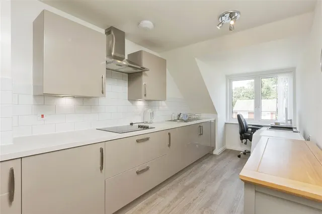 Birchwood Park Avenue, Swanley, BR8, photo 2