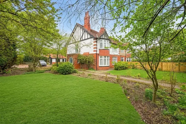 Woodlands Drive, Harrogate, HG2, photo 1