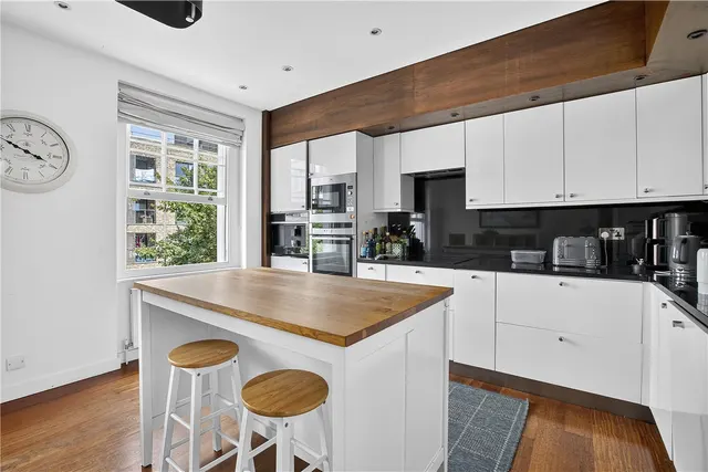 Photo 3 — Ashby Street, London, EC1V