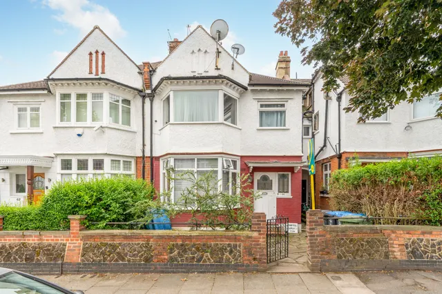 Photo 3 — 64 Oxgate Gardens, London