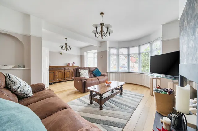 Photo 2 — Hurst Road, Sidcup, DA15 9AE