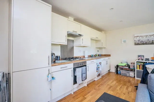The Spinney, Denmead, PO7, photo 3