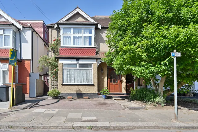 76 Radnor Road, Harrow, photo 1