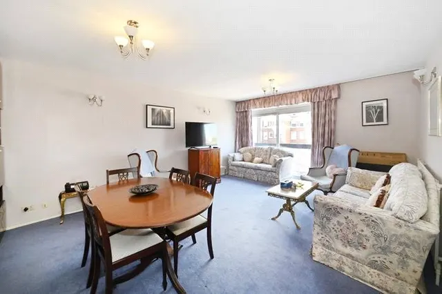 Portman Square, Marylebone, W1H, photo 2