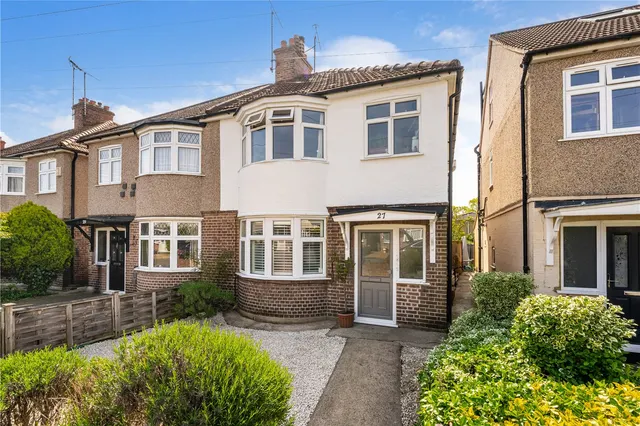 Kneller Gardens, Isleworth, TW7 7NP, photo 1