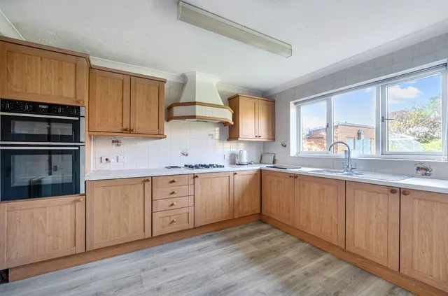 Wilton Close, Bracklesham Bay, PO20, photo 3
