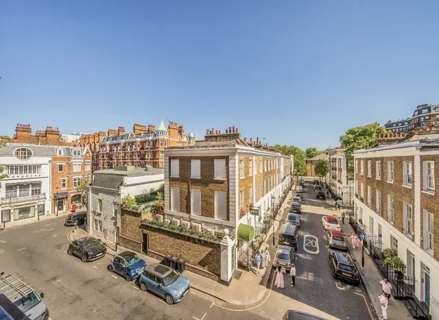 Photo 3 — Draycott Place, Chelsea, SW3