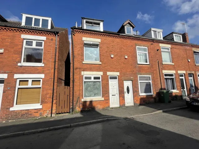 3 bedroom house, Bagshaw Street, Pleasley, NG19