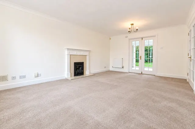 with 5 bedrooms in St Michaels Mead, Bishops Stortford, CM23, photo 2