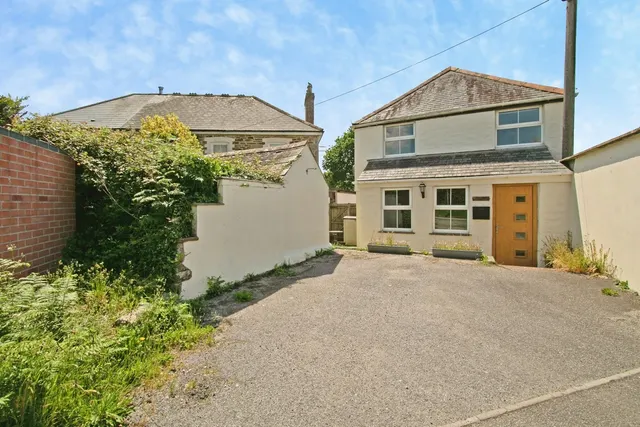 Goldenbank, Falmouth, TR11, photo 1