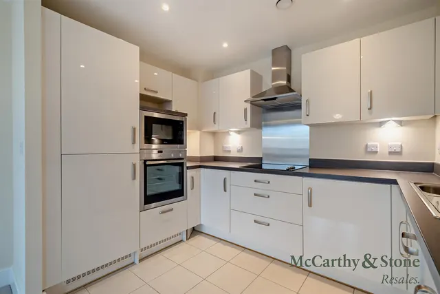 Josiah Drive, Ickenham, UB10, photo 2