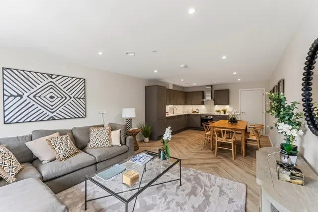 Fallsbrook Road, London, SW16, photo 2