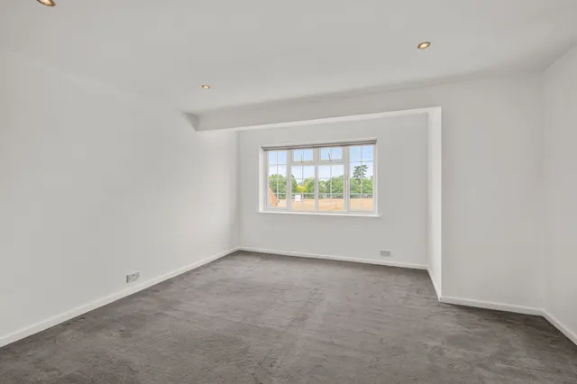 Giggs Hill Gardens, Thames Ditton, KT7, photo 2
