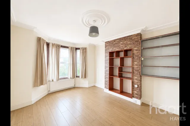 Cromwell Road, Hayes, UB3, photo 2