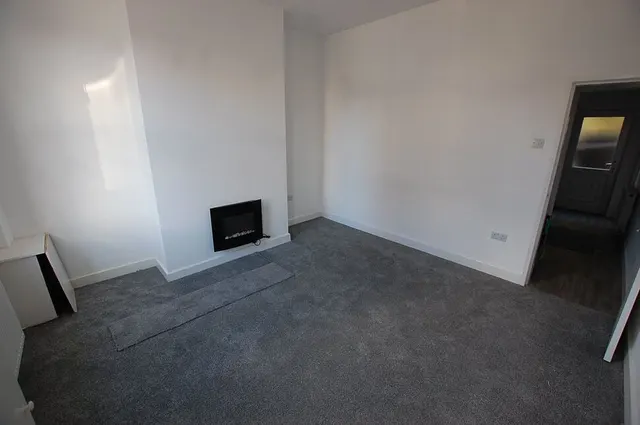 Turner Lane, Ashton-under-Lyne, OL6, photo 2
