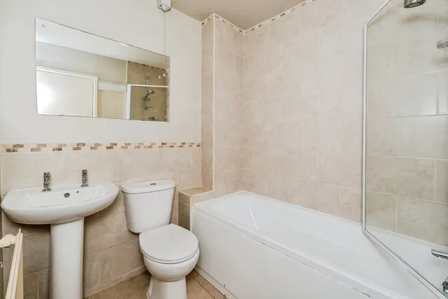 Photo 3 — Cavendish Close, MACCLESFIELD, Cheshire, SK10